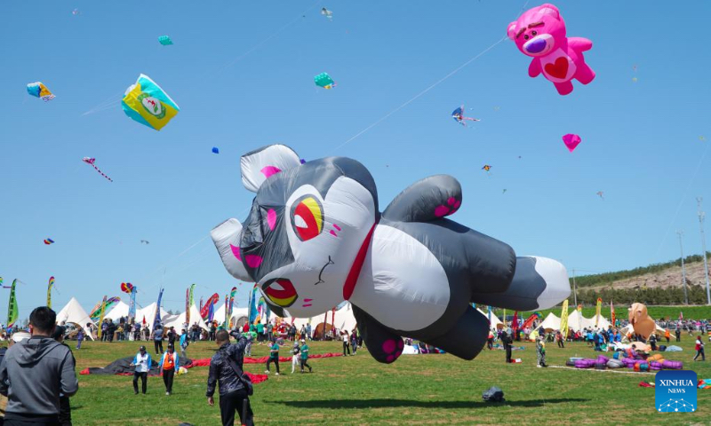 This photo taken on April 20, 2024 shows kites flying in the sky at the 41st Weifang International Kite Festival in Weifang, east China's Shandong Province. The annual kite gala kicked off here Saturday. (Xinhua/Xu Suhui)
