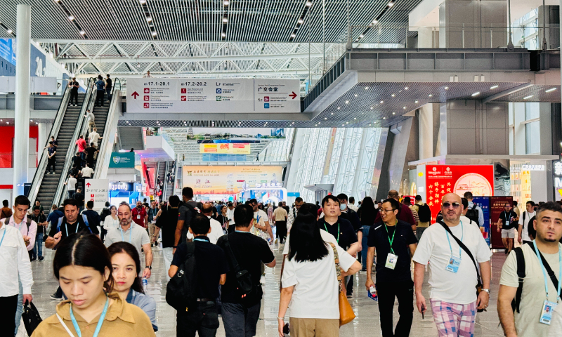 Purchasers and exhibitors are seen at the exhibition venue of the 135th session of the Canton Fair in Guangzhou, South China’s Guangdong Province, on April 16, 2024. Photo: Chi Jingyi/GT