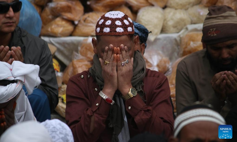 People offer Eid al-Fitr prayers at a mosque in Kathmandu, Nepal, April 11, 2024.(Photo: Xinhua)