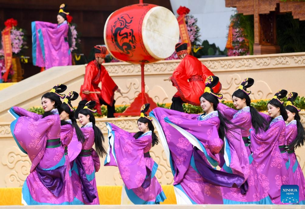 Performers dance during a ceremony to worship the legendary ancestor Huangdi in Xinzheng City, central China's Henan Province, April 11, 2024. Approximately 5,000 Chinese people attended a grand ceremony on Thursday morning here to worship the legendary ancestor Huangdi, or the Yellow Emperor.(Photo: Xinhua)