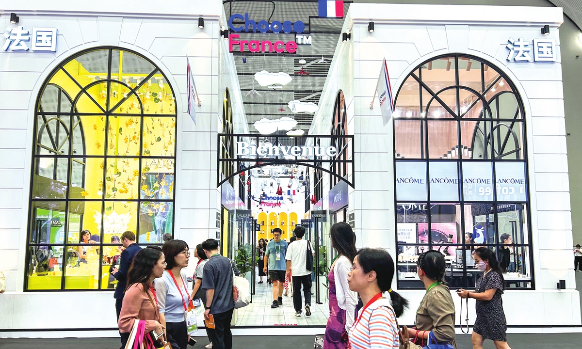 Participants visit the French pavilion at the 4th China International Consumer Products Expo, Asia's largest premium consumer products expo, in Haikou, South China's Hainan Province on April 15, 2024. France will continue to highlight its presence at this year's expo, according to Business France.  Photo: Qi Xijia/GT