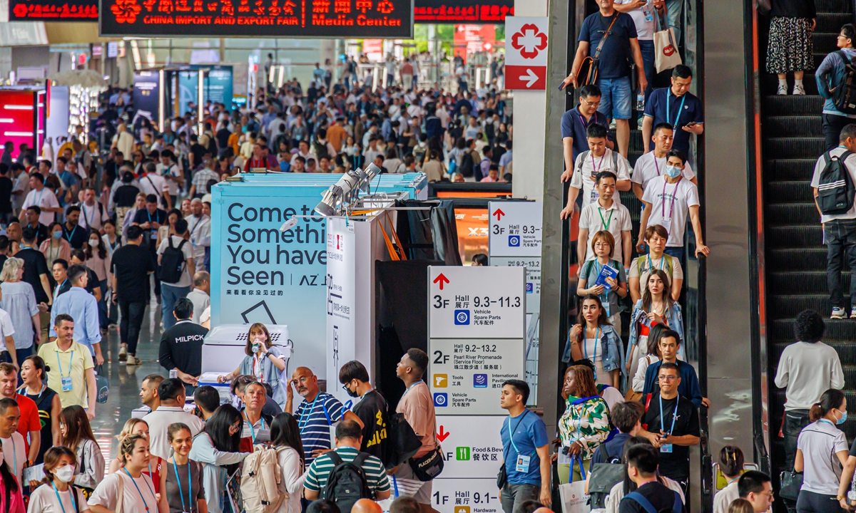 Purchasers and exhibitors crowd the exhibition venue of the 135th session of the Canton Fair in Guangzhou, South China's Guangdong Province, on April 15, 2024. Over 60,000 global purchasers showed up on the first day of the fair. Photo: VCG