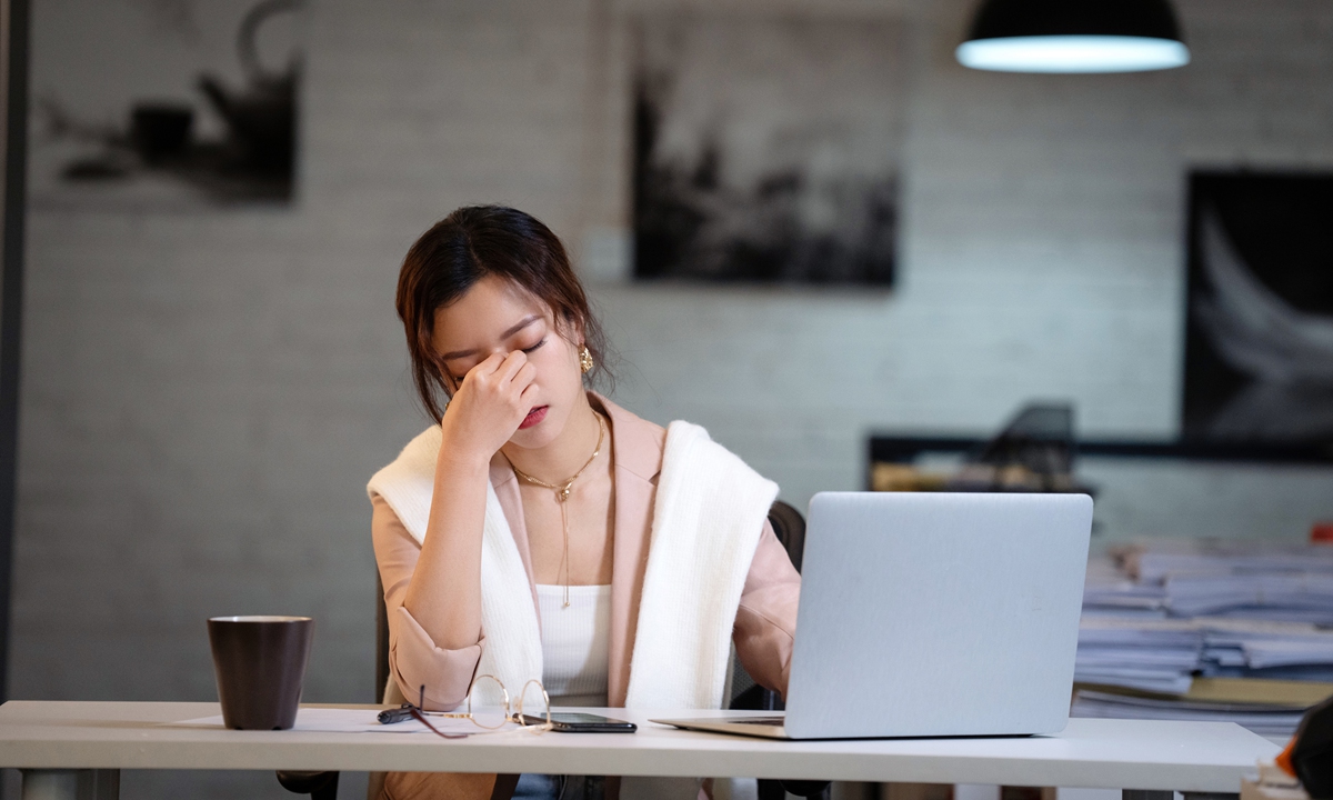 Overtime work Photo: VCG