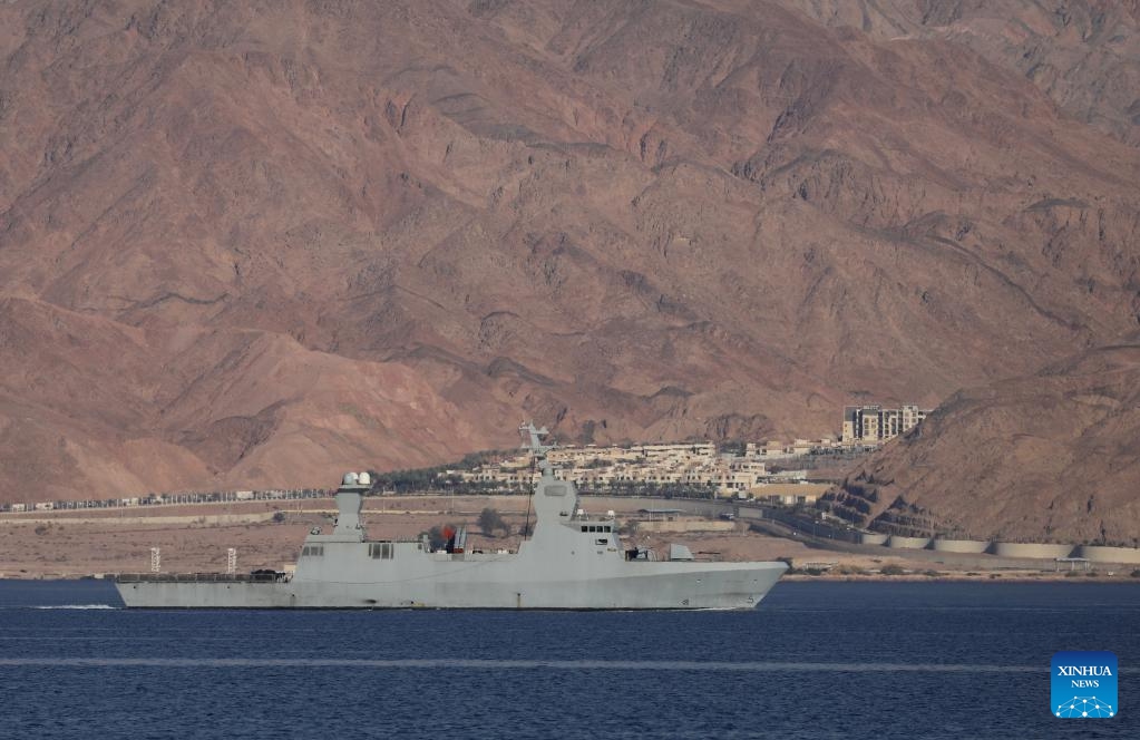 An Israeli military ship is seen off the shore of southern Israeli city of Eilat, on April 17, 2024.(Photo: Xinhua)