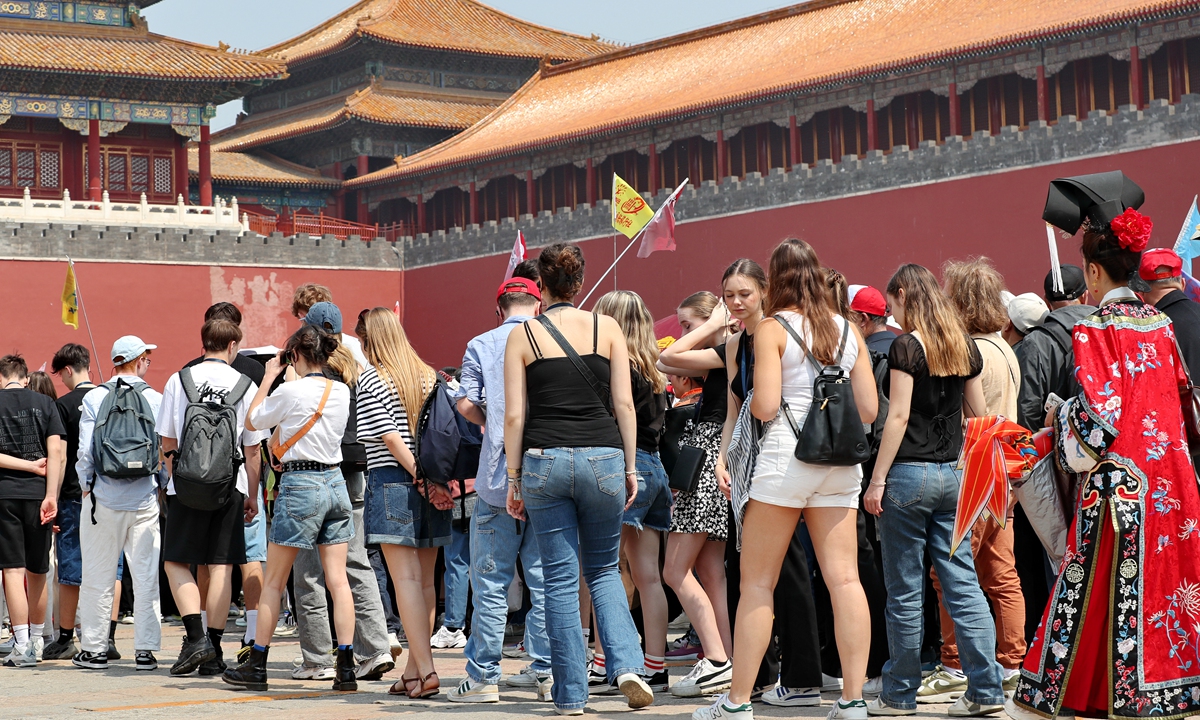 Travelers visit the Palace Museum in Beijing on April 21, 2024. Data from the National Immigration Administration showed that in the first quarter, the agencies nationwide processed more than 141 million trips, a year-on-year increase of 117.8 percent. Photo: VCG