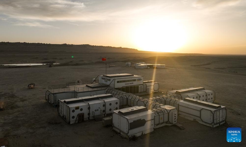 An aerial drone photo taken on April 21, 2024 shows the Mars-themed educational facility called Mars Camp in Lenghu Town in the Mongolian-Tibetan Autonomous Prefecture of Haixi, northwest China's Qinghai Province. The Qaidam Basin in northwest China is home to a unique landscape which consists of salt lakes, the Gobi desert and the wind-eroded rocks known as yardang. Photo: Xinhua