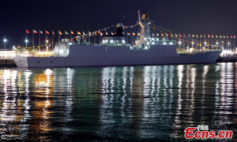 Night view of the guided-missile frigate Handan of the People's Liberation Army (PLA) navy at the Qingdao International Sailing Center pier in east China's Shandong Province, April 22, 2024. Photo: China News Service

