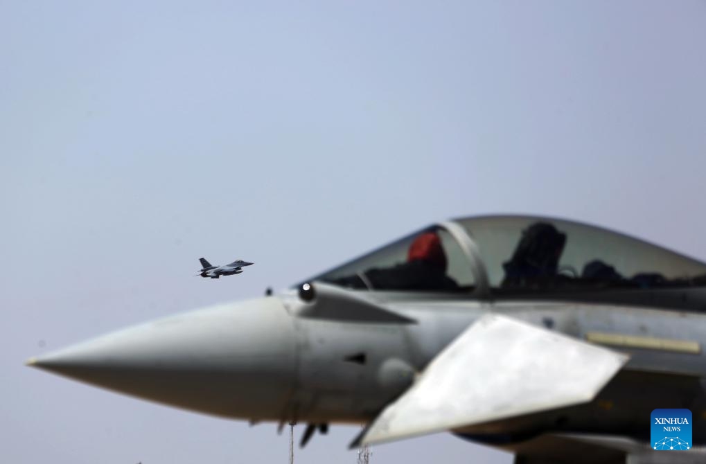 An Iraqi warplane performs during a celebration marking the 93rd anniversary of the establishment of Iraqi Air Force in Salahudin Province, Iraq, on April 24, 2024.(Photo: Xinhua)