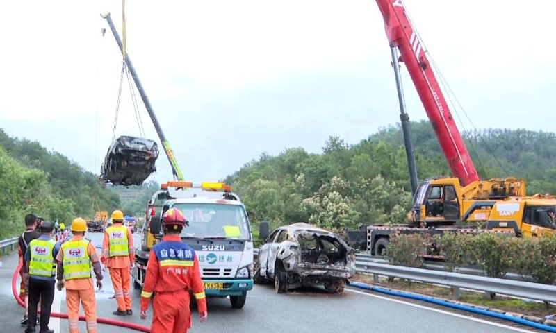 Rescuers work at the site of an expressway collapse accident on the Meizhou-Dabu Expressway in Meizhou, south China's Guangdong Province, May 1, 2024.

The death toll has risen to 24 after part of an expressway collapsed in south China's Guangdong Province, causing 20 vehicles to plunge, on early Wednesday morning, local authorities said.

Another 30 people are receiving hospital treatment, with none in life-threatening condition, according to the government of the province's Meizhou city.

The incident happened around 2:10 a.m. on the Meizhou-Dabu Expressway in Meizhou. The collapsed section is 17.9 meters long and covers an area of 184.3 square meters, officials said. (Xinhua)