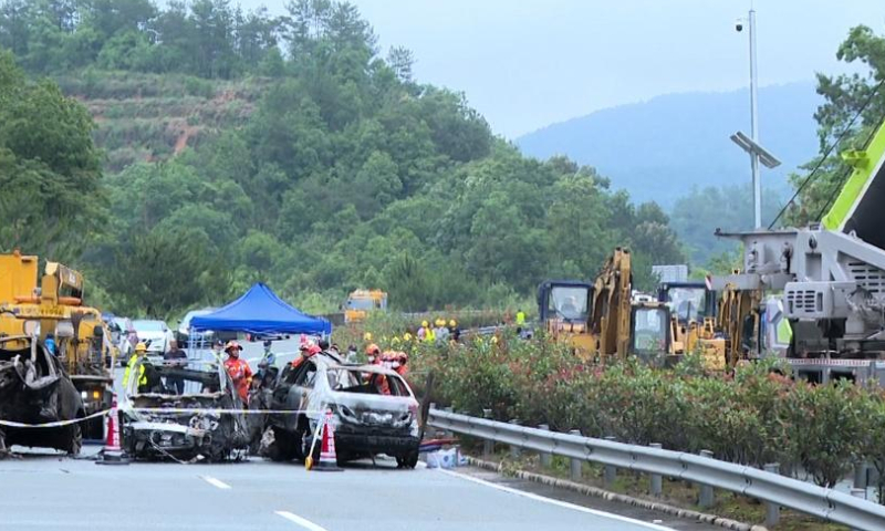 Rescuers work at the site of an expressway collapse accident on the Meizhou-Dabu Expressway in Meizhou, south China's Guangdong Province, May 1, 2024.

The death toll has risen to 24 after part of an expressway collapsed in south China's Guangdong Province, causing 20 vehicles to plunge, on early Wednesday morning, local authorities said.

Another 30 people are receiving hospital treatment, with none in life-threatening condition, according to the government of the province's Meizhou city.

The incident happened around 2:10 a.m. on the Meizhou-Dabu Expressway in Meizhou. The collapsed section is 17.9 meters long and covers an area of 184.3 square meters, officials said. (Xinhua)