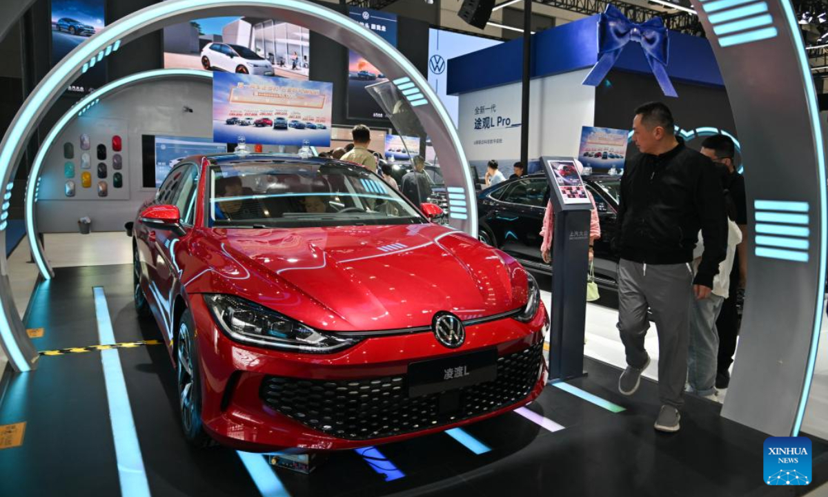 People visit an auto show in Xi'an, northwest China's Shaanxi Province, May 1, 2024. The six-day auto show kicked off at Xi'an International Convention and Exhibition Center on Wednesday. Photo:Xinhua