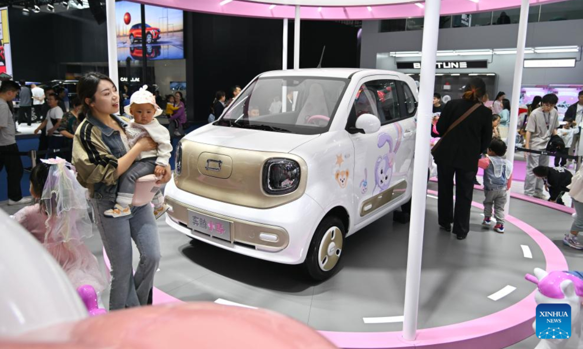 People visit an auto show in Xi'an, northwest China's Shaanxi Province, May 1, 2024. The six-day auto show kicked off at Xi'an International Convention and Exhibition Center on Wednesday. Photo:Xinhua