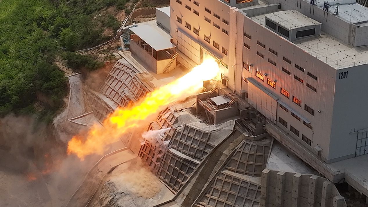A 130-ton pump rear swing liquid oxygen kerosene engine has completed the largest thrust and most complex ignition test. Photo: Sixth Academy of the China Aerospace Science and Technology Corp