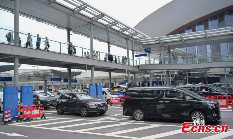 Vehicles line up to pass through Zhuhai Port on the Hong Kong-Zhuhai-Macao Bridge in Zhuhai, south China's Guangdong Province, April 27, 2024. Photo: China News Service

