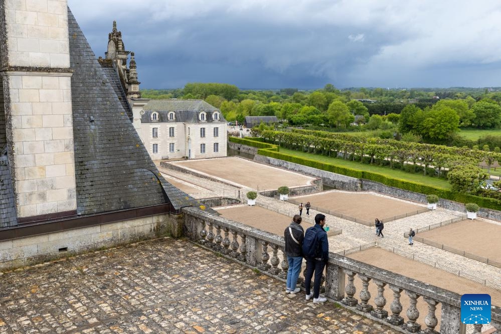 Tourists visit the Villandry Castle in Loire Valley, France, April 27, 2024. The chateaux of the Loire Valley are part of the architectural heritage of the historic towns of Amboise, Angers, Blois, Chinon, Montsoreau, Orleans, Saumur, and Tours along the river Loire in France. They illustrate Renaissance ideals of design in France. (Photo: Xinhua)