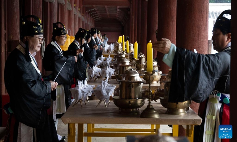 People wearing traditional costumes participate in the Jongmyo Daeje ceremony, a royal ancestral rite, at the Jongmyo Shrine in Seoul, South Korea, May 5, 2024. Photo: Xinhua