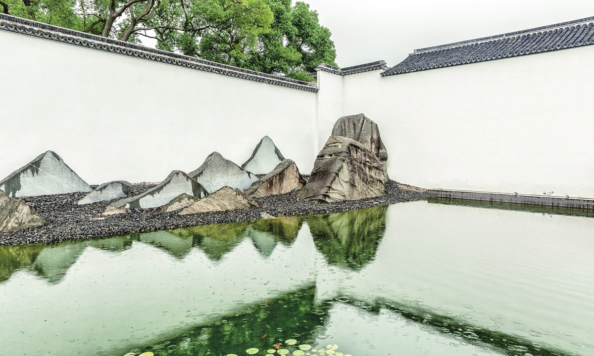 The trompe l'oeil painting in the courtyard of the Suzhou Museum Photo: VCG