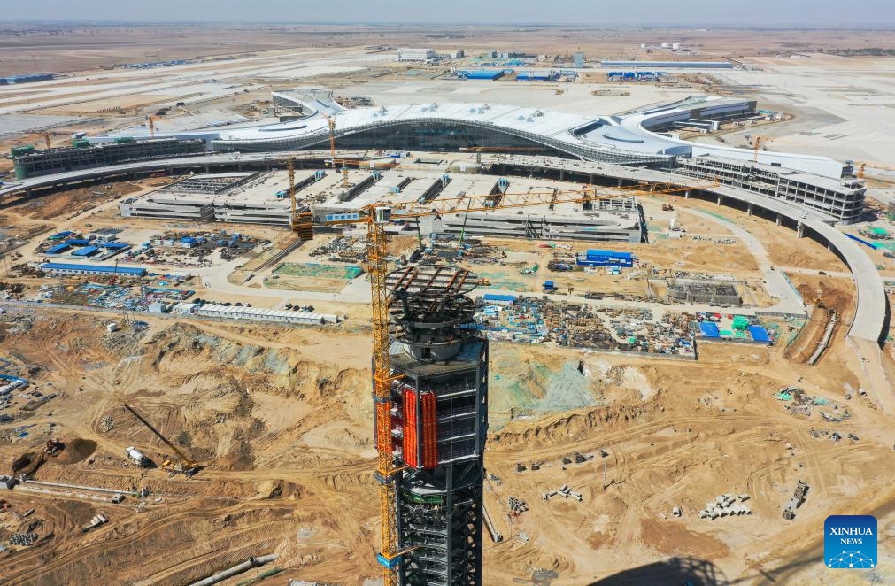 An aerial drone photo taken on May 8, 2024 shows the construction site of an air traffic control tower in Hohhot, north China's Inner Mongolia Autonomous Region. The capping of the main structure of an air traffic control tower of a new airport in Hohhot has been completed on Wednesday.(Photo: Xinhua)
