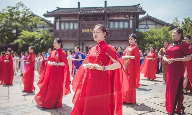 A cheongsam fashion show is staged in Changzhou, east China's Jiangsu Province, May 12, 2024. Photo: China News Service