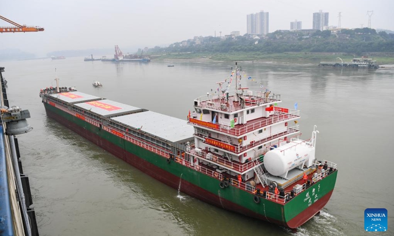 This photo taken on May 11, 2024 shows the Innovation 5 vessel arriving at Jiangjin Luohuang Port in southwest China's Chongqing. This 10,000-tonne-class sea-going vessel arrived in southwest China's Chongqing Municipality on Wednesday, becoming the first ship of its size to sail into the upper reaches of the Yangtze River. Photo: Xinhua