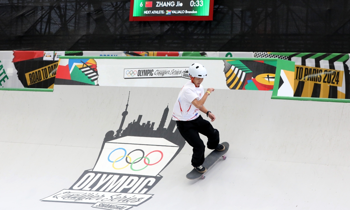 Chinese skateboarder Zhang Jie competes in the Olympic Qualifier Series - Shanghai on May 16, 2024 in Shanghai. Photo: Chen Xia/GT