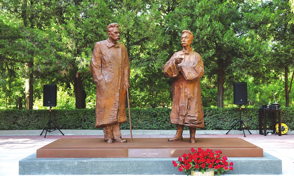 Sculptures of Maxim Gorky and Lu Xun are unveiled at the the Russian Embassy in Beijing on May 15. Photo: Courtesy of the National Art Museum of China