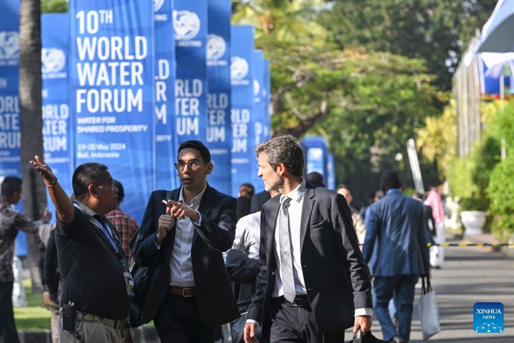Delegates walk to attend the opening ceremony of the 10th World Water Forum at Nusa Dua, Bali, Indonesia, May 20, 2024. The 10th World Water Forum under the theme of Water for Shared Prosperity officially opened on Indonesia's island of Bali on Monday.(Photo: Xinhua)