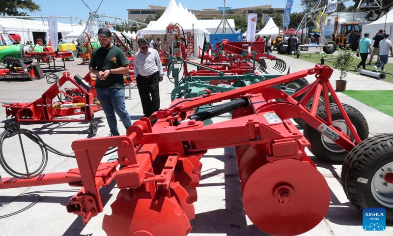 People visit the International Exhibition for Agriculture, Livestock and Agribusiness in Algiers, Algeria, on May 21, 2024. The exhibition is held here from May 20 to May 23 with the participation of around 700 exhibitors.(Photo: Xinhua)