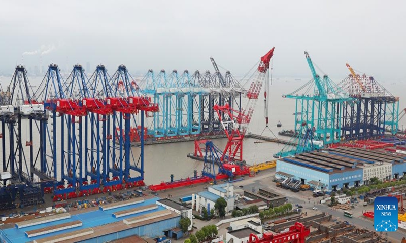 This photo taken on May 25, 2024 shows the quayside container cranes at the Changxing production base of Shanghai Zhenhua Heavy Industries Co., Ltd. in Changxing Island of Chongming District, east China's Shanghai. (Photo:Xinhua)