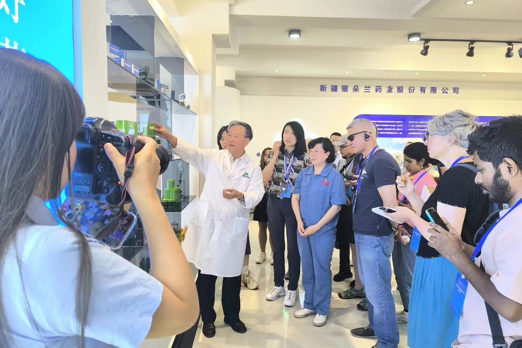 Journalists visit the Xinjiang Yinduolan Pharmaceutical Industry Medicine, a China-based medical company. The company has 11 classic ethnomedicine varieties and undertakes 119 research projects for the state-level and autonomous regions, to show Xinjiang's unique research achievements and charm to foreign journalists. Photo: Chen Qingrui/GT

