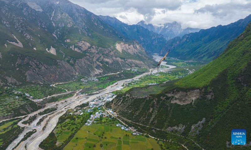 An aerial drone photo taken on June 2, 2024 shows the scenery in Lhari County of Nagqu, southwest China's Xizang Autonomous Region. (Photo: Xinhua)