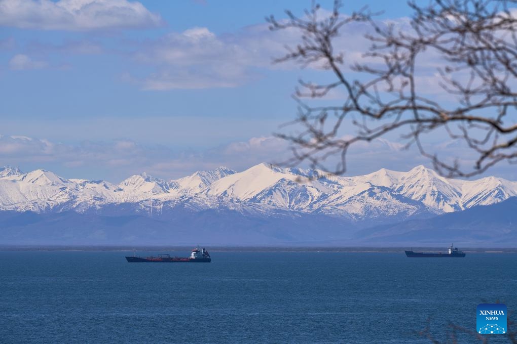 This photo taken on June 2, 2024 shows the Avacha Bay in Kamchatka, Russia. Kamchatka Territory is located in the eastern part of the Russian Far East, bordering the Sea of Okhotsk to the west and the Pacific Ocean and the Bering Sea to the east. Its capital is Petropavlovsk-Kamchatsky.(Photo: Xinhua)
