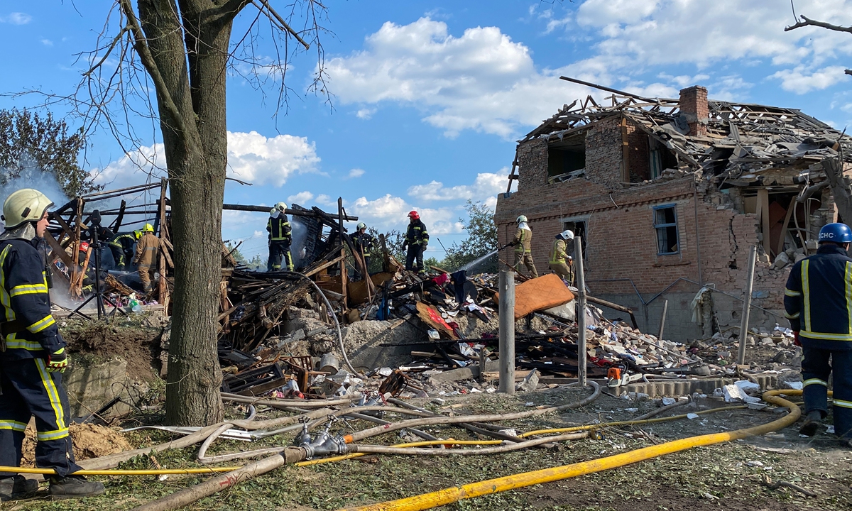 Rescuers and firefighters work at a destroyed residential house after Russian air attack in Poltava Oblast, Ukraine on June 7, 2024. Photo: VCG