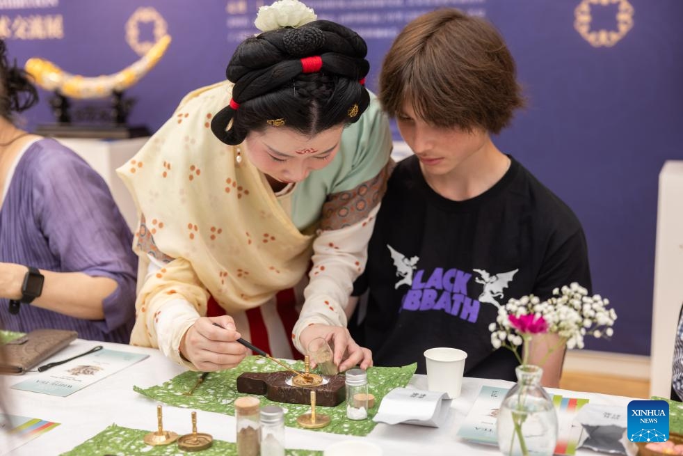 Interactive tea show held in China Cultural Center in Sweden - Global Times