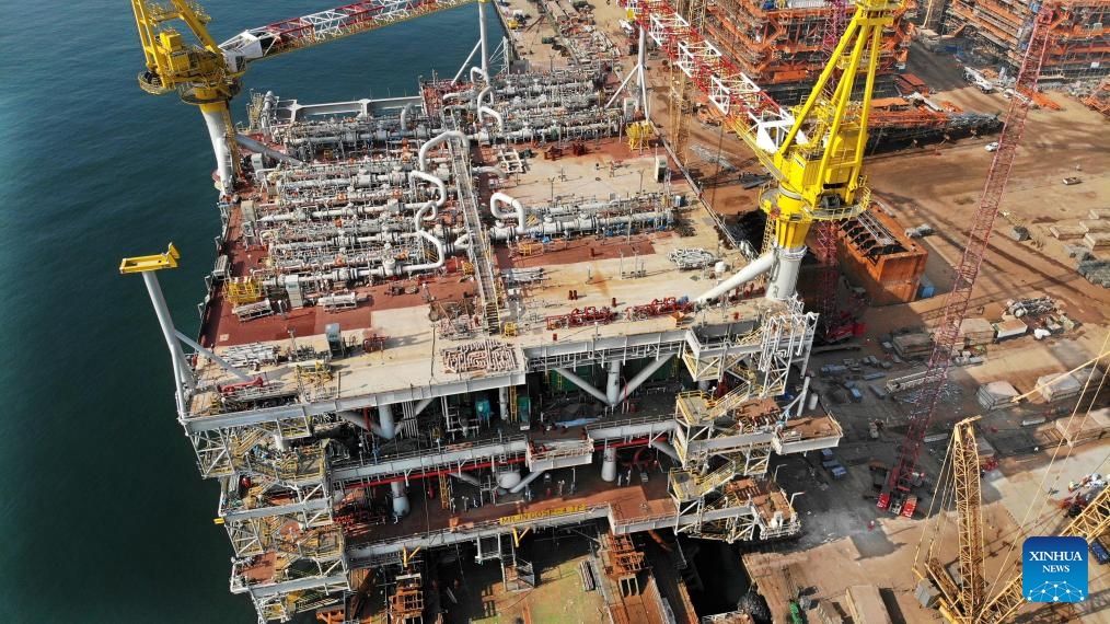 An aerial drone photo taken on Aug. 12, 2024 shows the Marjan Offshore GOSP-4 Tie-in Platform in Qingdao, east China's Shandong Province. The platform built by China Offshore Oil Engineering Company (COOEC) was completed in Qingdao on Monday. This oil and gas collecting and transferring platform, with a weight exceeding 17,000 tonnes, is expected to collect and transport 24 million tonnes of crude oil and 7.4 billion cubic meters of associated gas every year. （Photo: Xinhua)