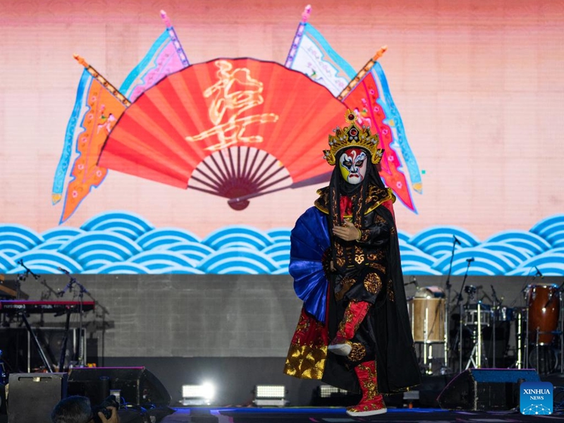 An actor from east China's Zhejiang Wu Opera Research Center performs during the Na Praia Festival-China Day in Brazilia, Brazil on Aug. 17, 2024. This event was held here on Saturday in commemoration of the 50th anniversary of the establishment of diplomatic relations between China and Brazil. Photo: Xinhua