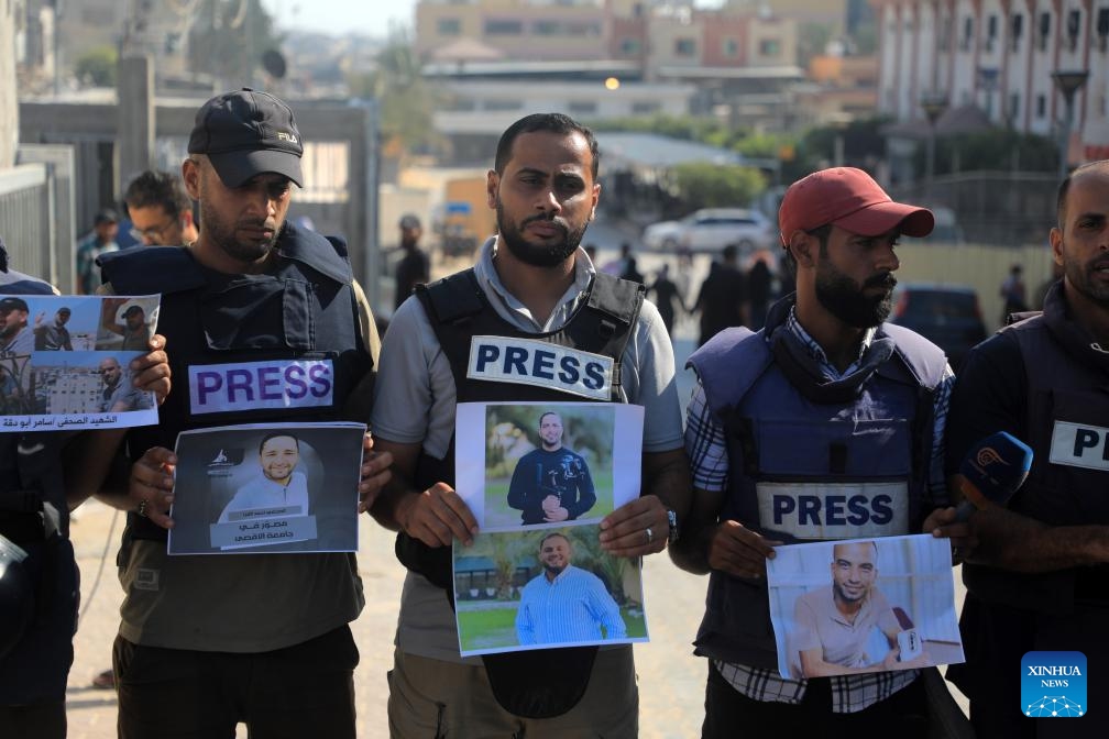 Palestinian journalists protest against Israeli army's attacks on journalists in the southern Gaza Strip city of Khan Younis, on Aug. 19, 2024. The United Nations Relief and Works Agency for Palestine Refugees in the Near East (UNRWA) reported on Monday that over 160 journalists and media workers have been killed while covering the humanitarian impact of the conflict and ongoing violations of international humanitarian law. (Photo: Xinhua)