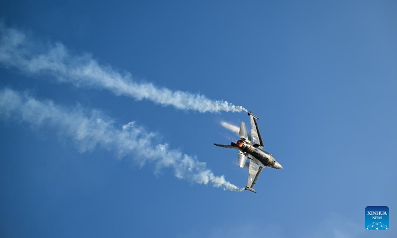 An aircraft performs during an airshow in Istanbul, Türkiye, on Aug. 30, 2024. (Photo: Xinhua)