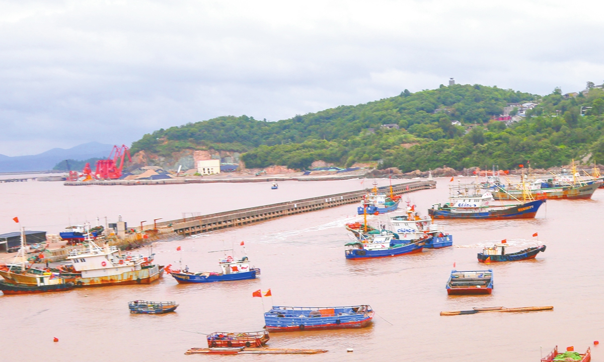 To avoid Typhoon Kong-rey, boats dock at the Lingmen fishing port in Yuhuan, East China's Zhejiang Province, on October 31, 2024. The National Meteorological Center issued an orange alert for the typhoon, noting the storm will bring torrential rains to eastern areas, including Fujian, Zhejiang and Jiangsu provinces, as well as Shanghai. Photo: IC