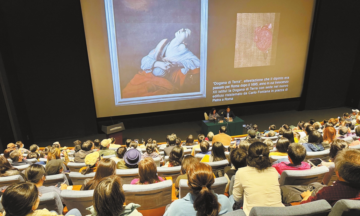 Cinzia Pasquali (left) gives a lecture at the National Museum of China in Beijing, on November 7, 2024. Photo: Dong Feng/GT
