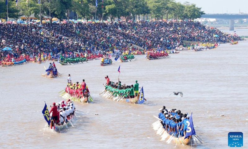 Boat racers take part in the Water Festival in the Tonle Sap River in Phnom Penh, Cambodia on Nov. 16, 2024. Dragon boat races during the traditional Water Festival in Cambodia came to an end successfully here Saturday evening, attracting huge crowds of visitors. (Photo by Sovannara/Xinhua)