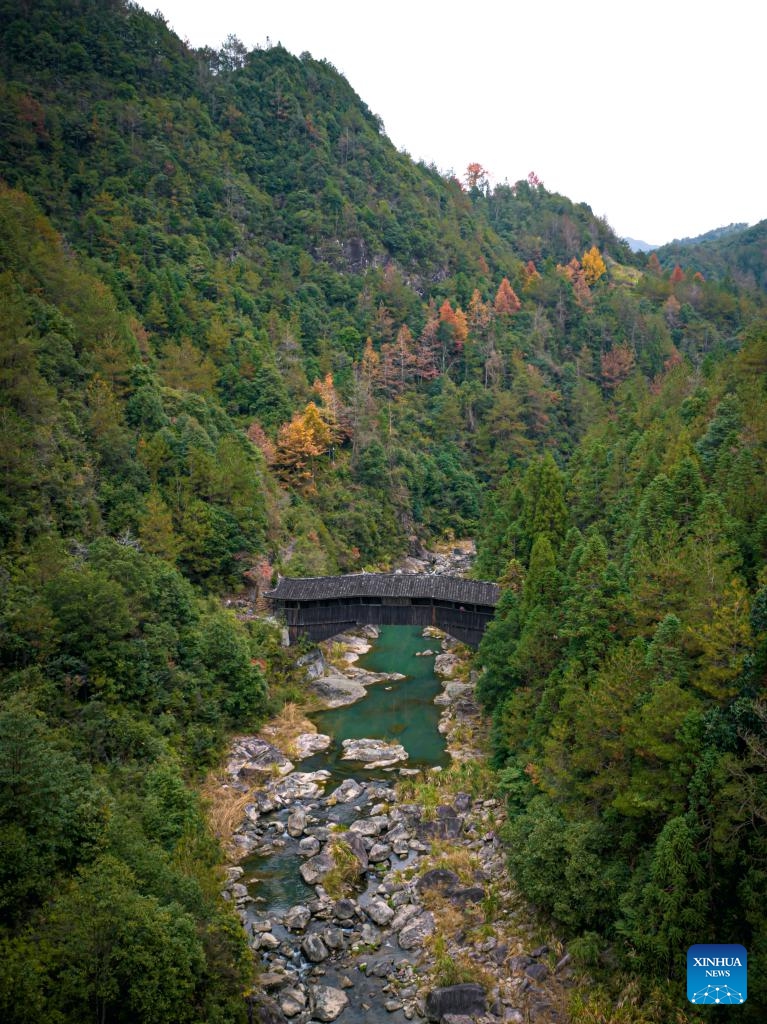 An aerial drone photo shows the Santiao Bridge in Taishun County of Wenzhou City, east China's Zhejiang Province, Dec. 12, 2024.(Photo: Xinhua)