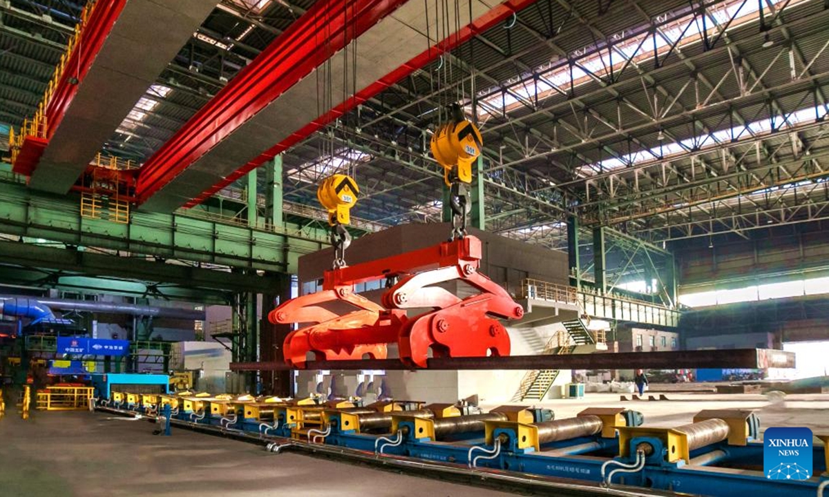 A steel auto panel rolls off a hydrogen-based production line of HBIS Group Co in Zhangjiakou, North China's Hebei Province, December 16, 2024. Photo: Xinhua