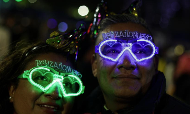 People celebrate the new year in Mexico City, Mexico, Jan. 1, 2025. (Xinhua/Francisco Canedo)