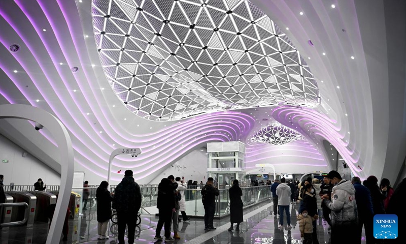 This photo taken on Dec. 26, 2024 shows an interior view of Hanyao Station of subway line 8 in Xi'an, northwest China's Shaanxi Province. The newly-opened line 8, the first subway loop line with 37 stations in Xi'an, brought the length of the city's metro system to over 400 km. (Xinhua/Zou Jingyi)