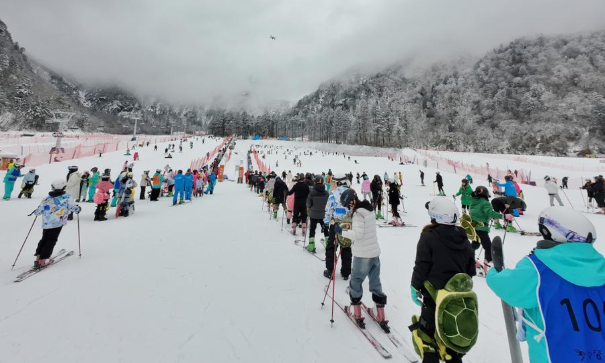 People ski at Qiangrengu ski resort in Wenchuan County, Aba Tibetan and Qiang Autonomous Prefecture, southwest China's Sichuan Province, Jan. 31, 2025. (Xinhua/Liu Kun)
