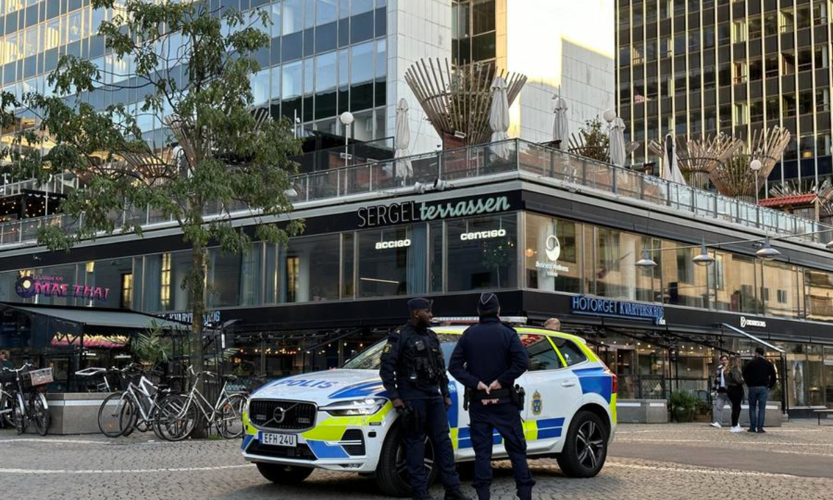 Photo taken on Sept. 24, 2023 shows police patrol in central Stockholm, Sweden. A woman who died in an explosion in Uppsala, west of Stockholm, in the early hours of Thursday became the 12th victim of gang violence fatality in Sweden since the beginning of September, making it the country's deadliest month in four years. (Xinhua/He Miao)