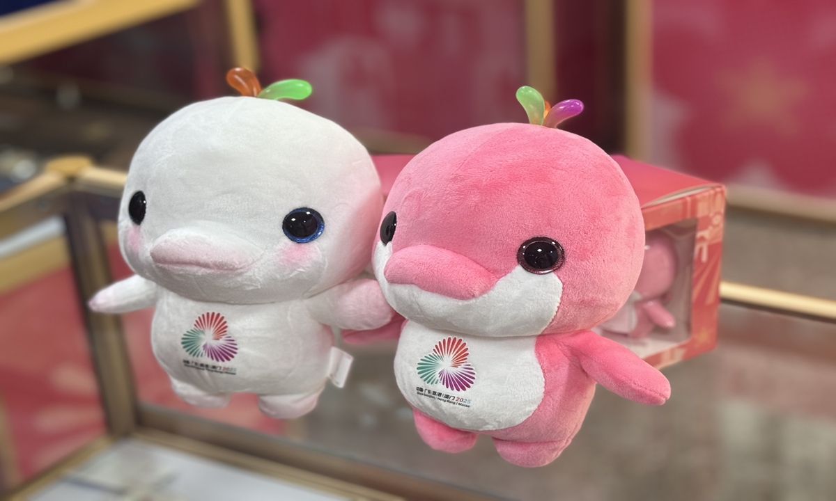 The mascots for the 15th National Games, inspired by the Chinese white dolphin, a nationally protected wildlife species. The white mascot is named Xiyangyang, while the pink one is Lerongrong.Photo: Courtesy of Liu Pingyun
