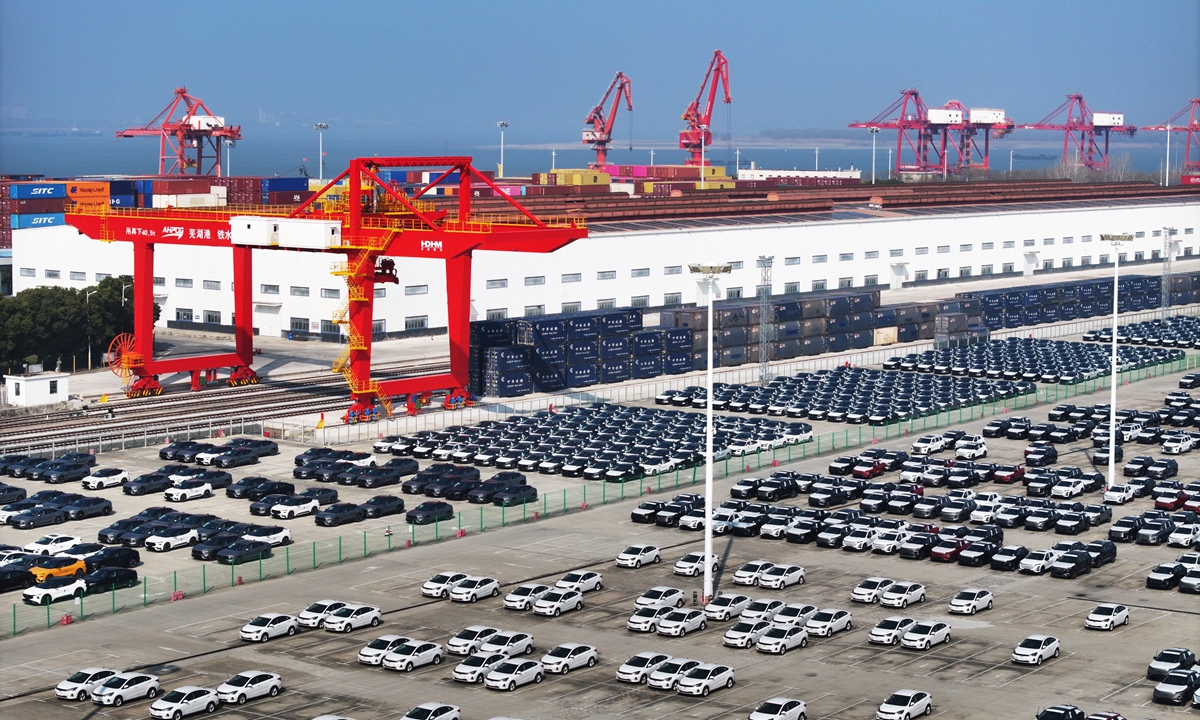 Automobiles parked at the Zhujiaqiao port area in Wuhu, East China's Anhui Province, are ready for being loaded onto ships for export on February 4, 2025. In 2024, China's auto production and sales both reached record highs, while exports hit 5.859 million units, up by 19.3 percent year-on-year, industry data showed. Photo: VCG
