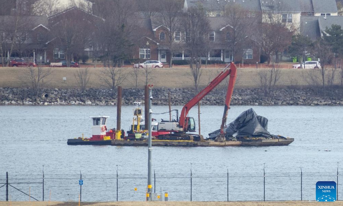 Search efforts are underway at the wreckage site of a fatal midair collision between an American Airlines plane and a military helicopter in the Potomac River near Ronald Reagan Washington National Airport, Arlington, Virginia, the United States, Feb. 3, 2025. The remains of all 67 inpiduals who died in the helicopter and passenger plane midair collision in Washington, D.C. last week have been recovered by rescue teams, U.S. media reported Tuesday. (Xinhua/Hu Yousong)